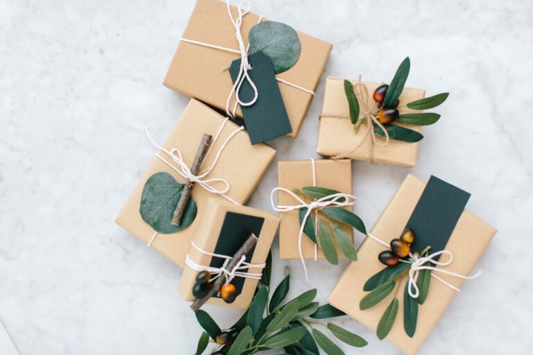 A Sustainable, Organic & Non-Toxic Gift Guide 2021: Something for Everyone on Your List